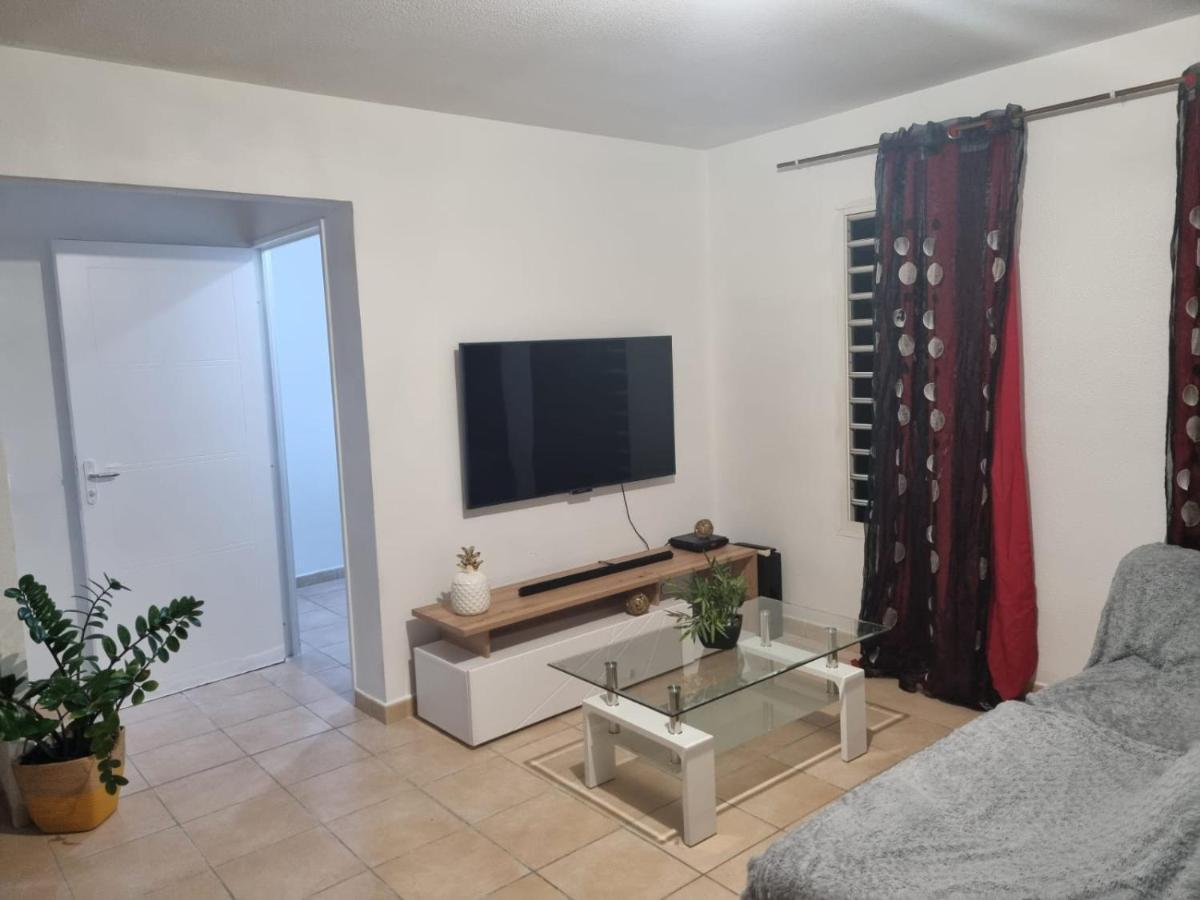 Apartamento Location De Charme Aux Abymes Les Abymes Exterior foto